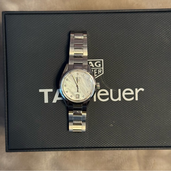 Tag Heuer Carrera Date main image 6
